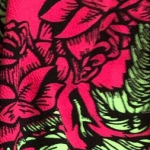LulaRoe Red/Green/Black Rose Floral Print Pleated Midi Skirt Sz Medium ECU! - Picture 5 of 7